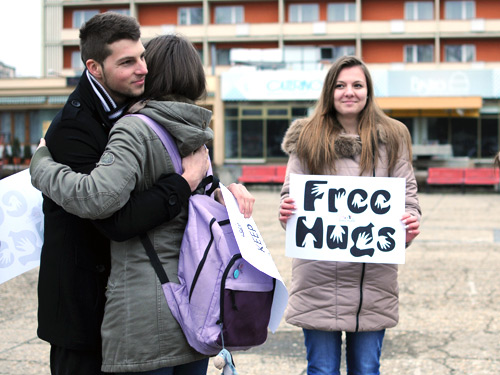Free hugs